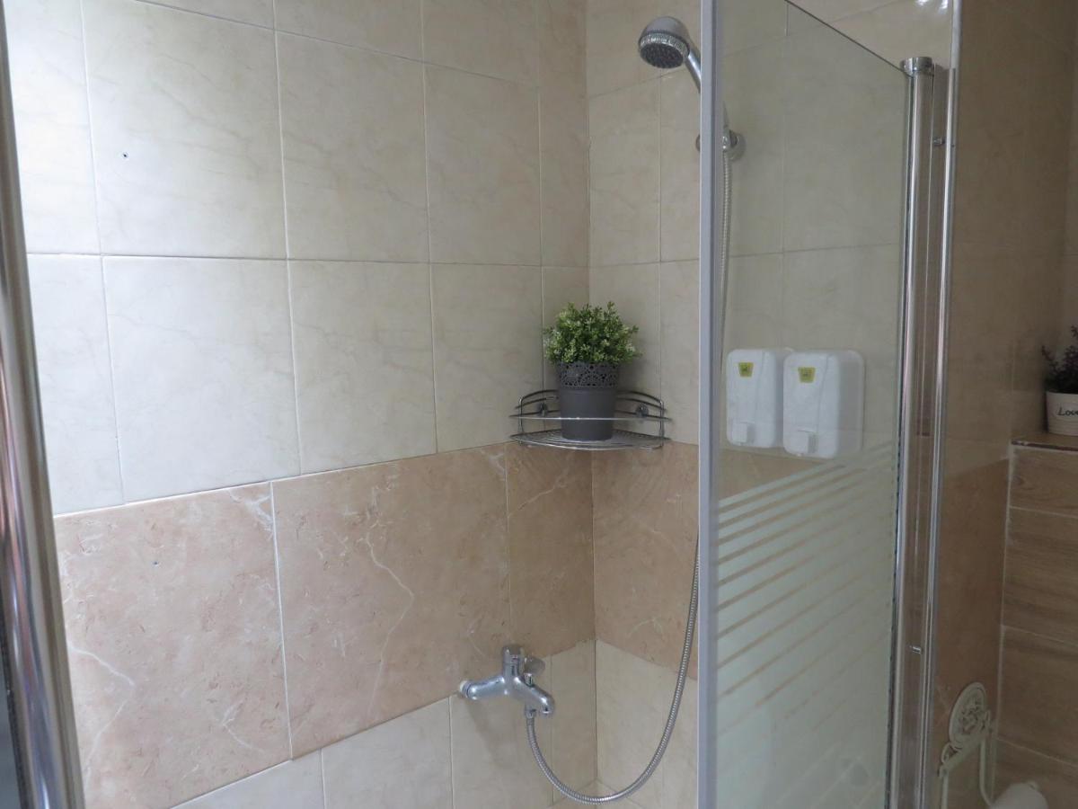 Suitetrails - Agas Holiday Apartments Family