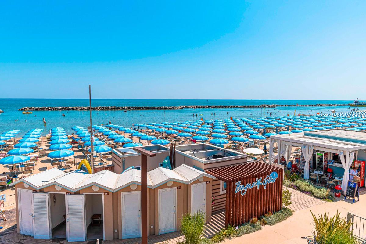 Hotel Cola Frontemare - Housity