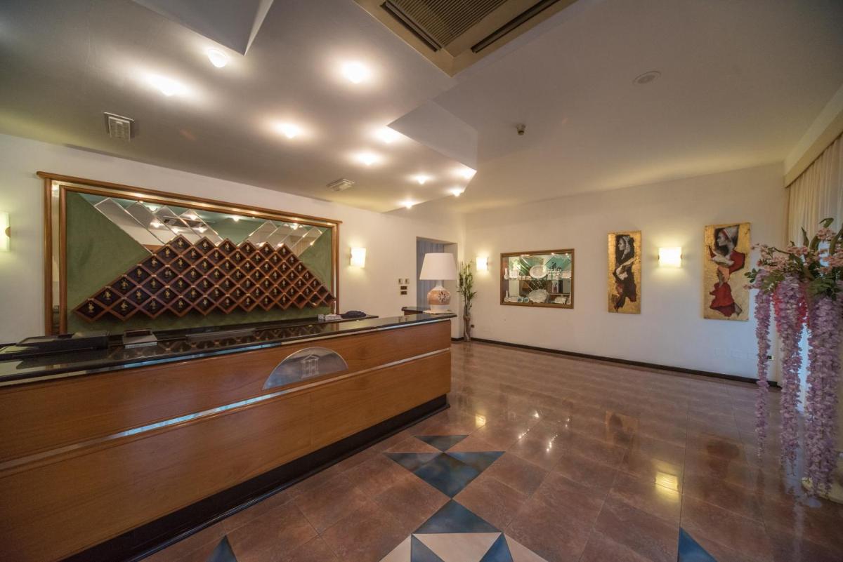 New Petit Hotel - Housity