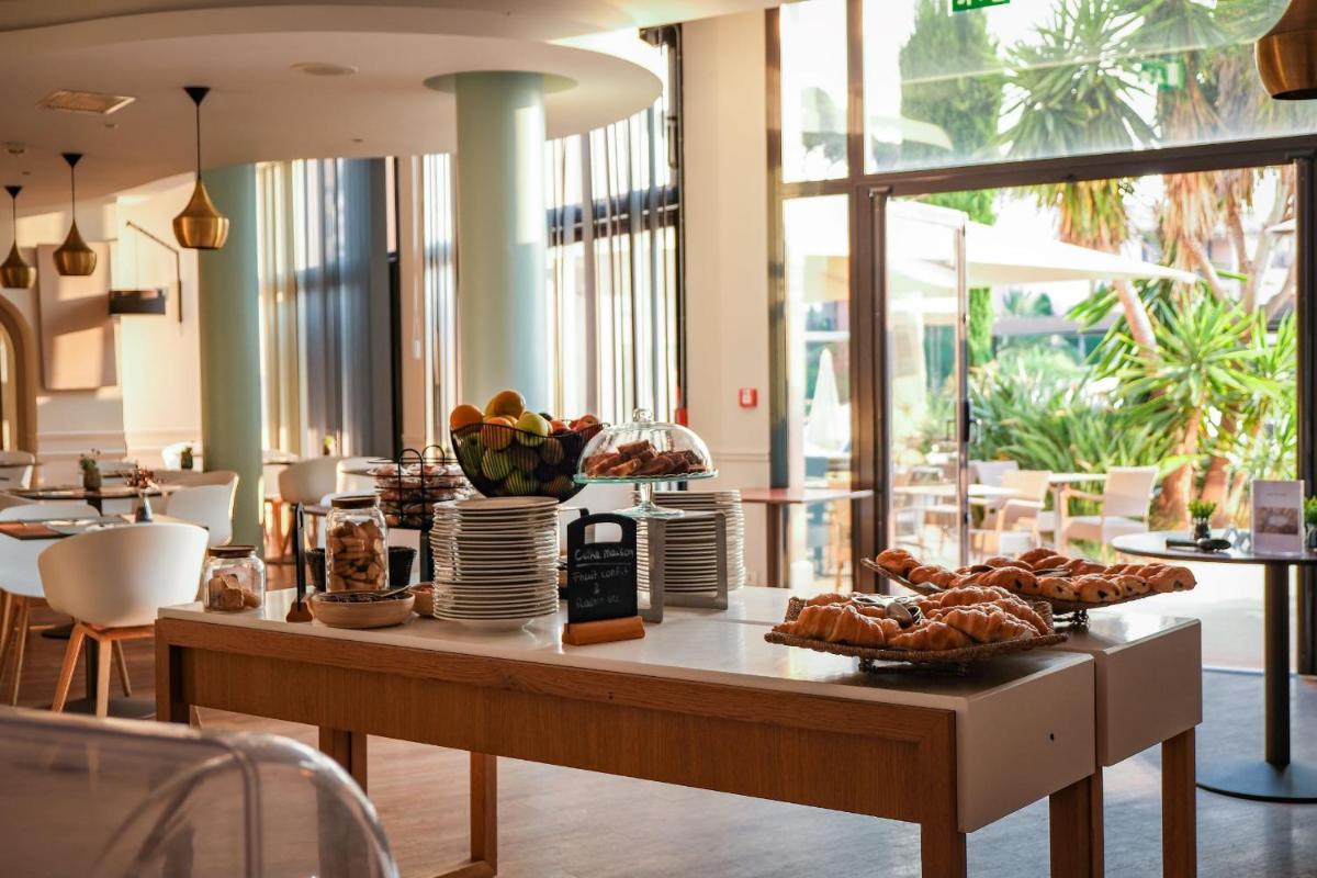 Nourriture dans l'hôtel ou à proximité