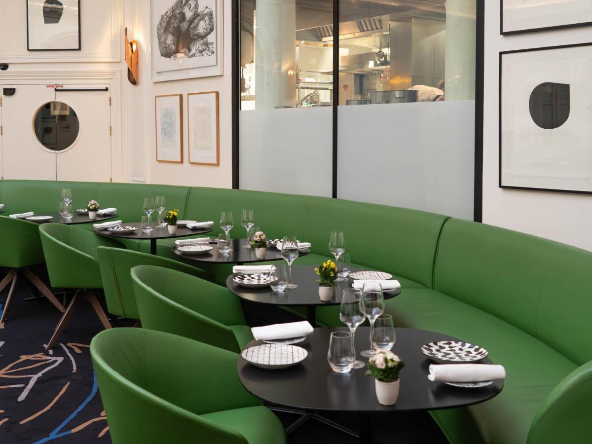 Coin salon dans l'établissement Hôtel Vernet Champs Elysées Paris