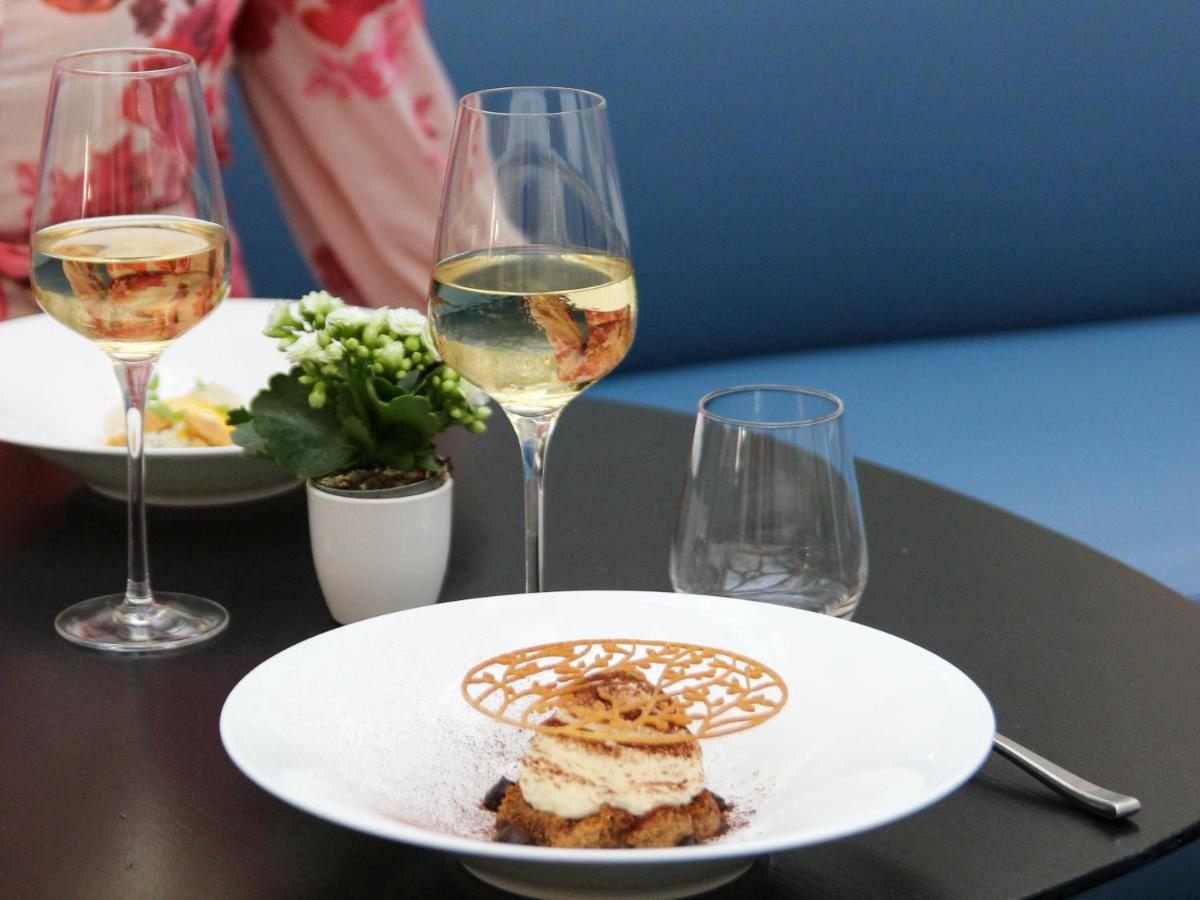 Boissons dans l'établissement Hôtel Vernet Champs Elysées Paris