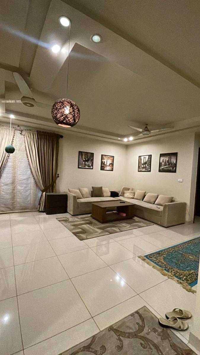 Luxury One Bed Apartment, Bahria Town Phase 3 - Housity
