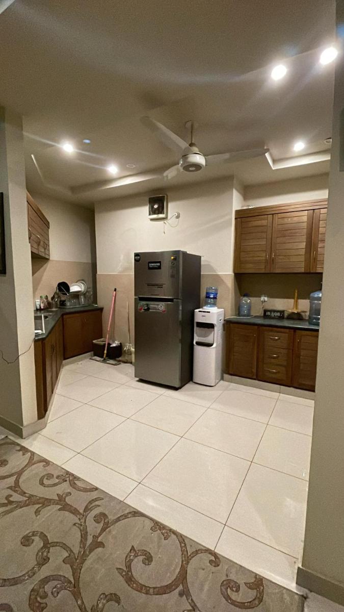 Luxury One Bed Apartment, Bahria Town Phase 3 - Housity