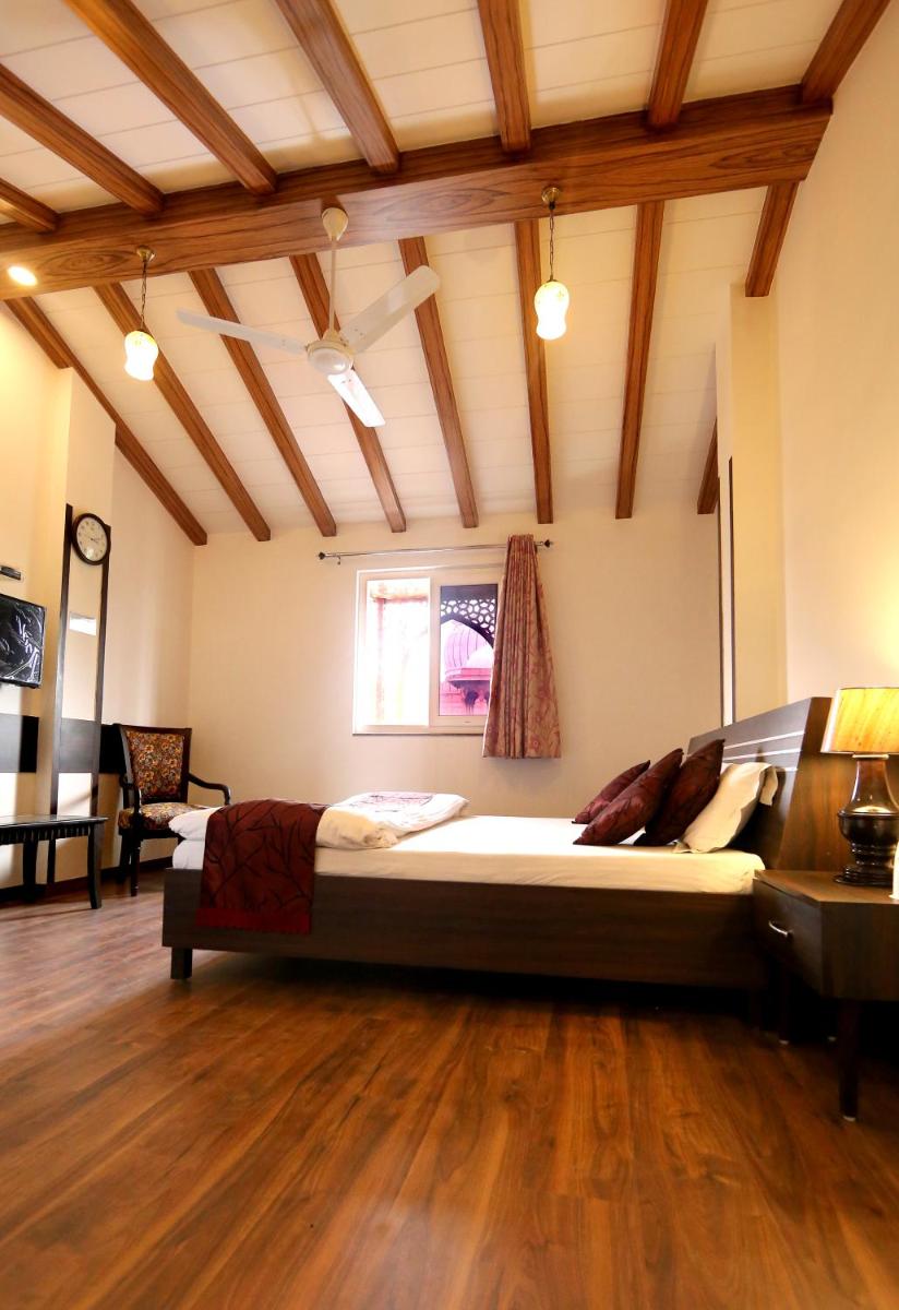 Suitetrails - Hotel Aiwan-e-Shahi
