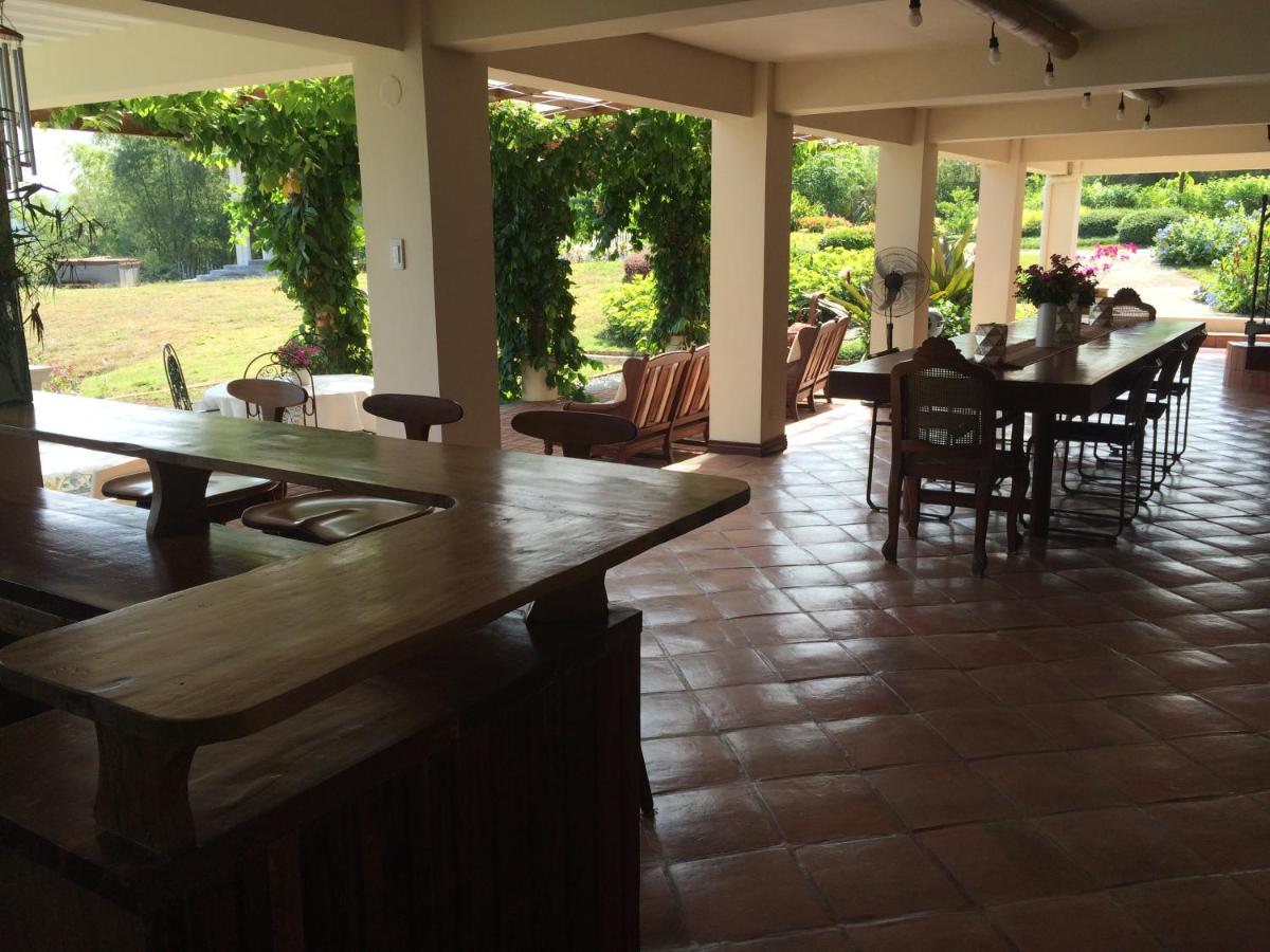 Ataalaya Farmhouse - Housity