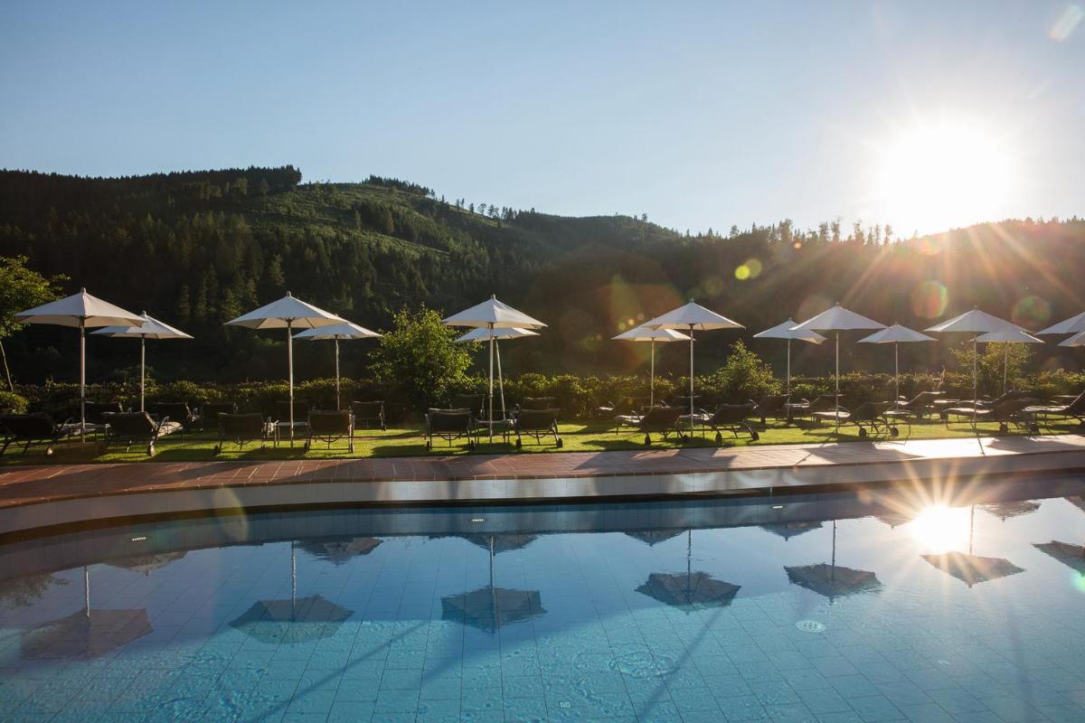 Ein allgemeiner Bergblick oder ein Berglick von des Hotels aus
