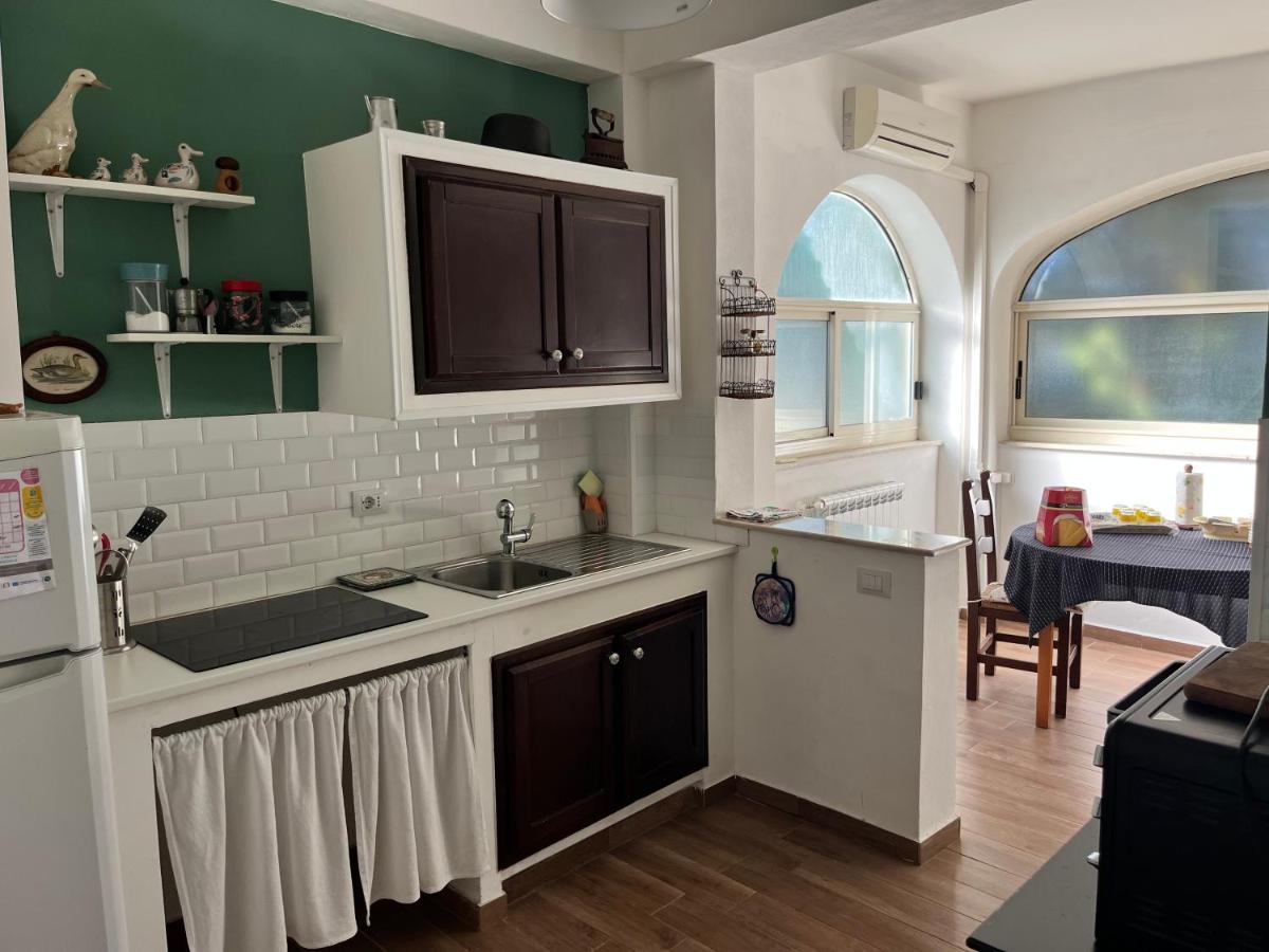 Villa del Limone , Mondello Via deucalione 18 ,via Miseno 18 - Housity