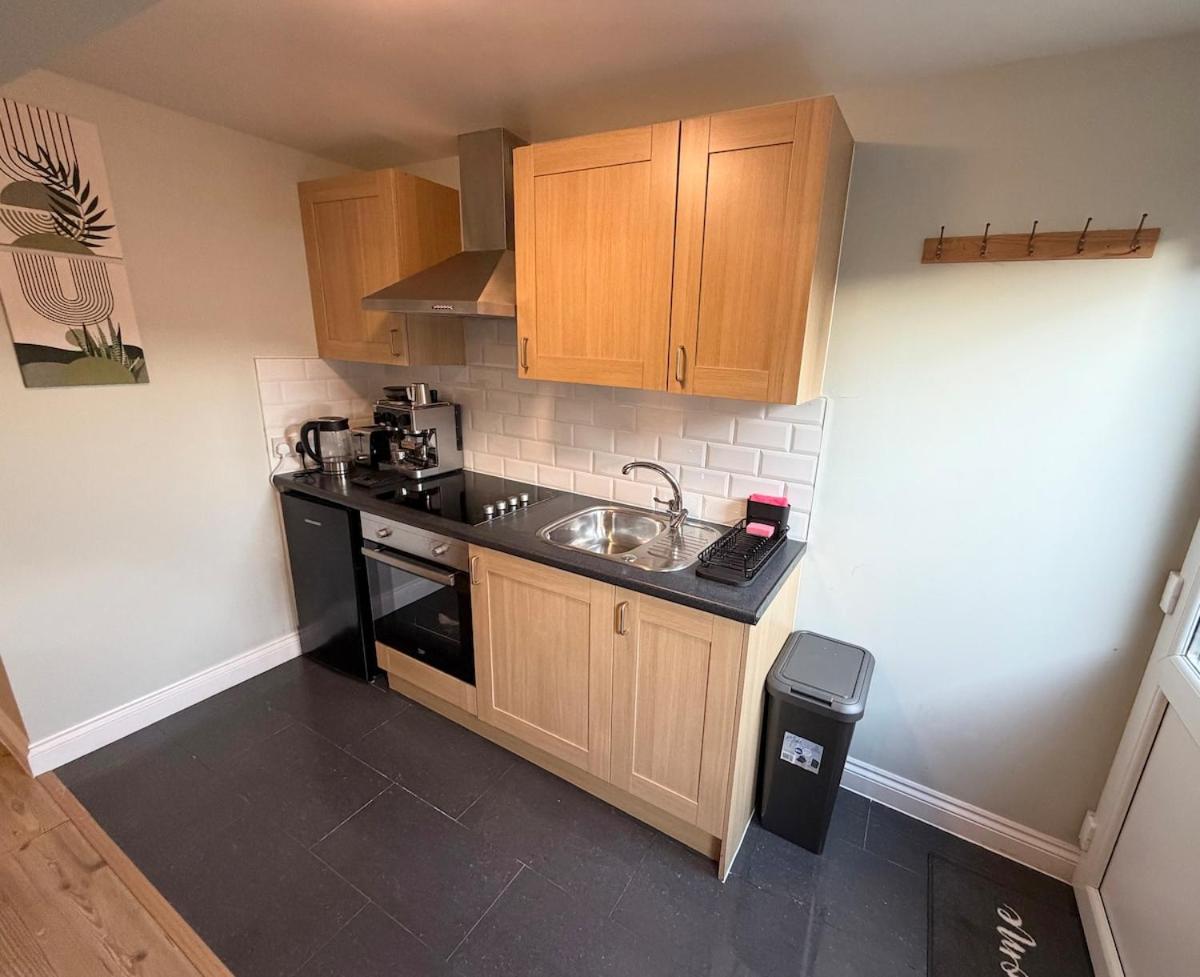 Enfield Guest House - Housity