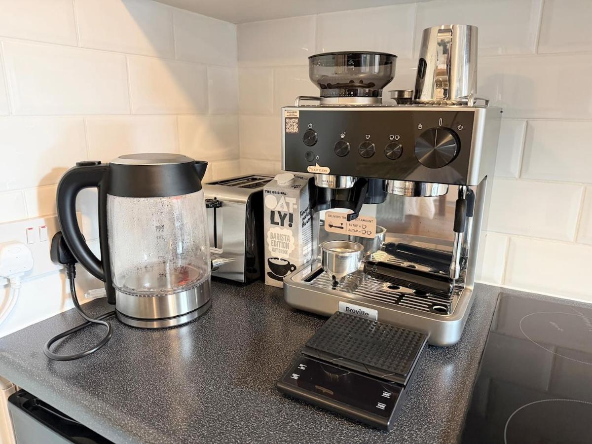 Enfield Guest House - Housity