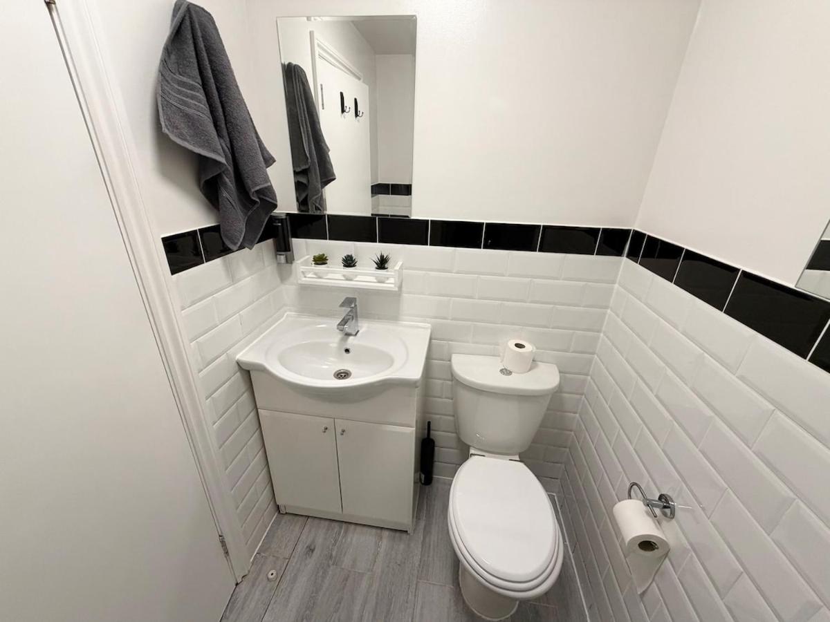 Enfield Guest House - Housity
