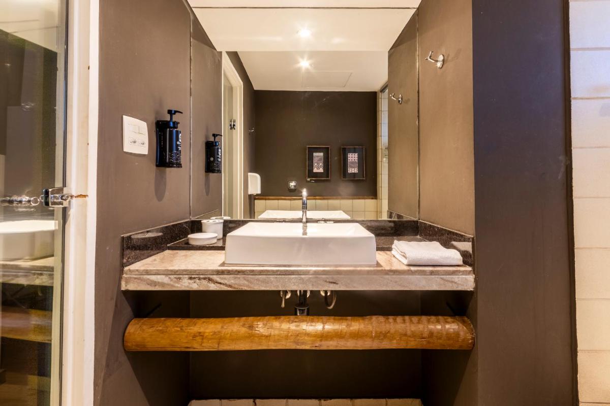 Black Stream Hotel - Housity