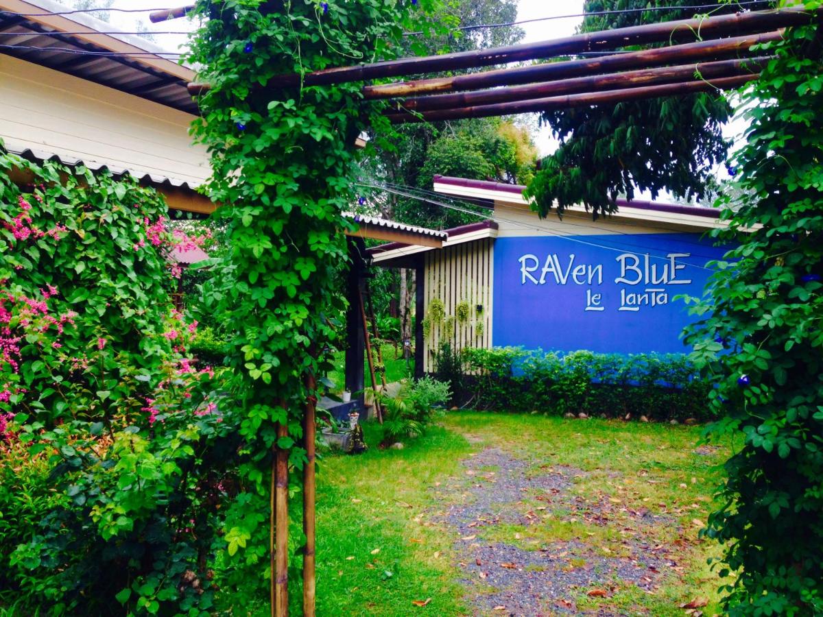 Raven Blue - Housity