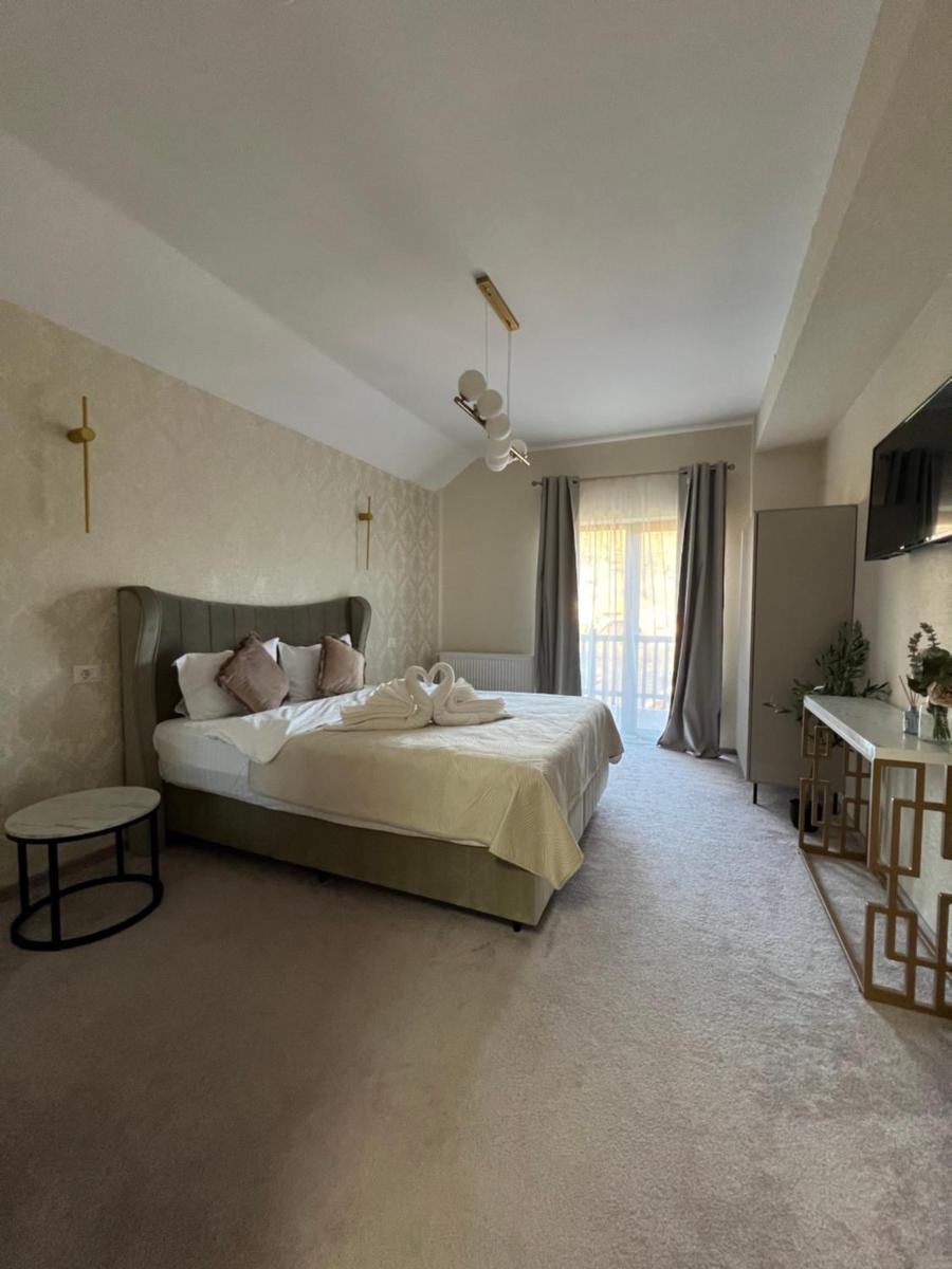 Pensiunea Baroc - Housity