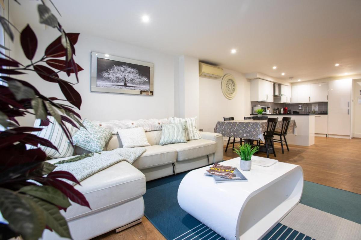 Lovely 2 Bed 2 Bath Apartment Central London - Housity
