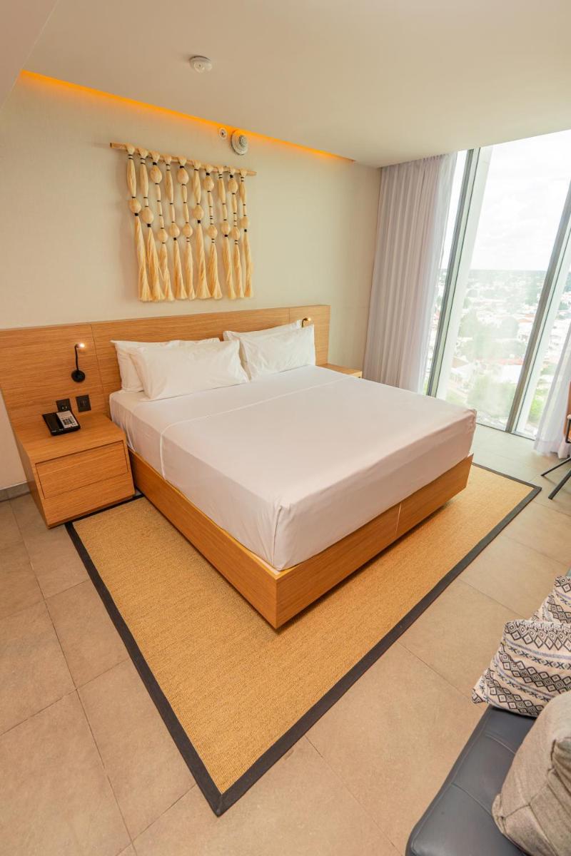 Crowne Plaza Merida by IHG - Housity