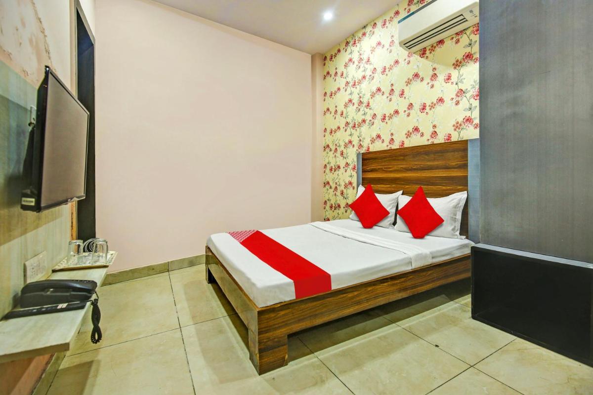 Hotel O S Residency - Housity