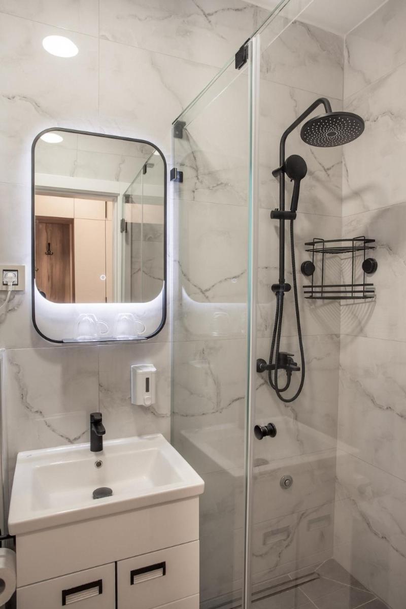 Grand Stay Apartment I Free Private Parking - Housity