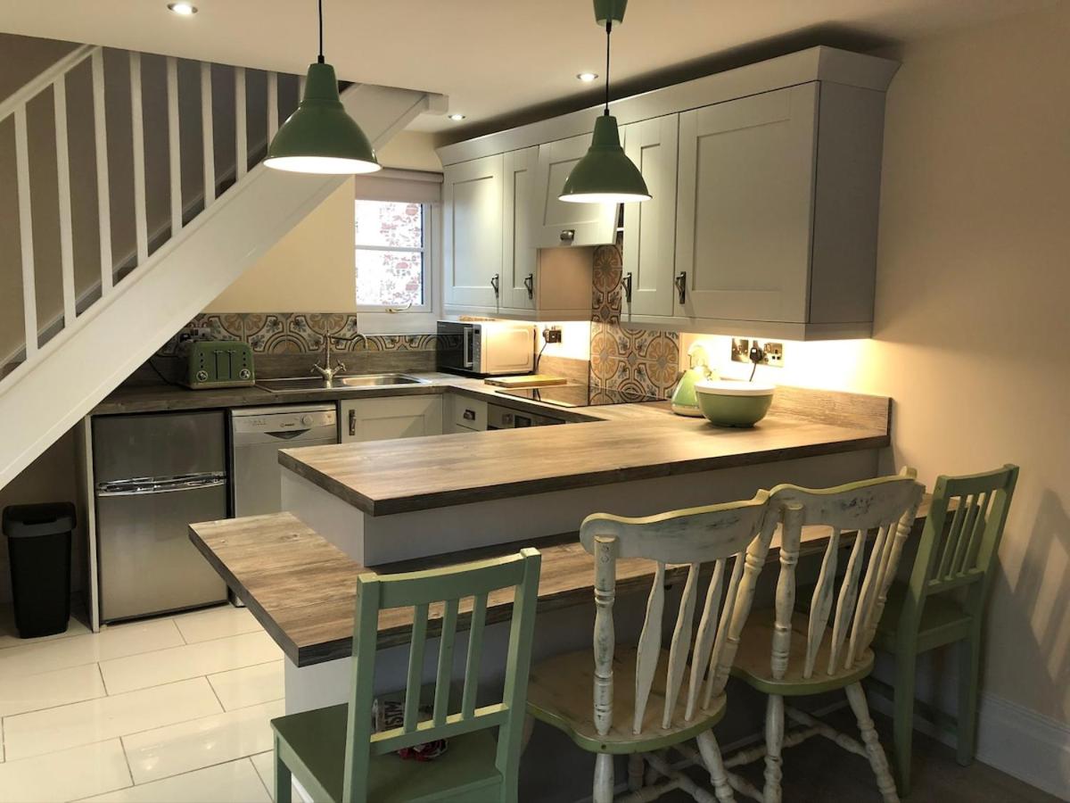 Repton Cottage in the Heart of the Village - Housity