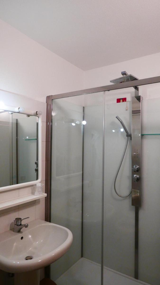 Hotel La Lanterna - Housity