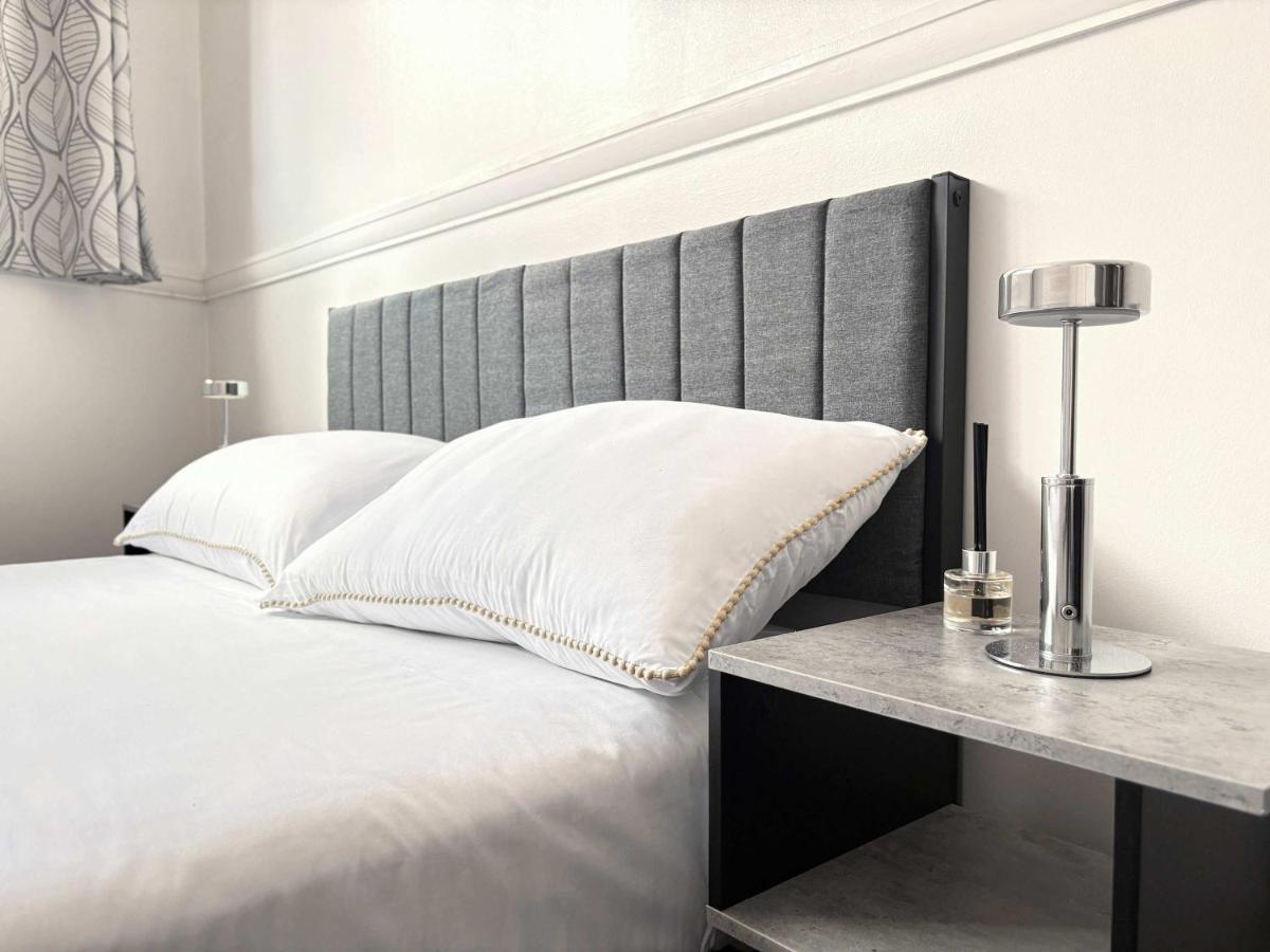 Best York City Centre Apartment with View - Walk to Everything - Housity