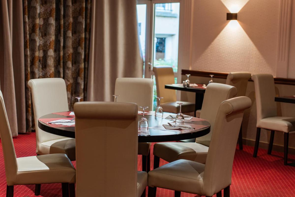 BRIT HOTEL Le Lion d'Or CHINON - Hizvo