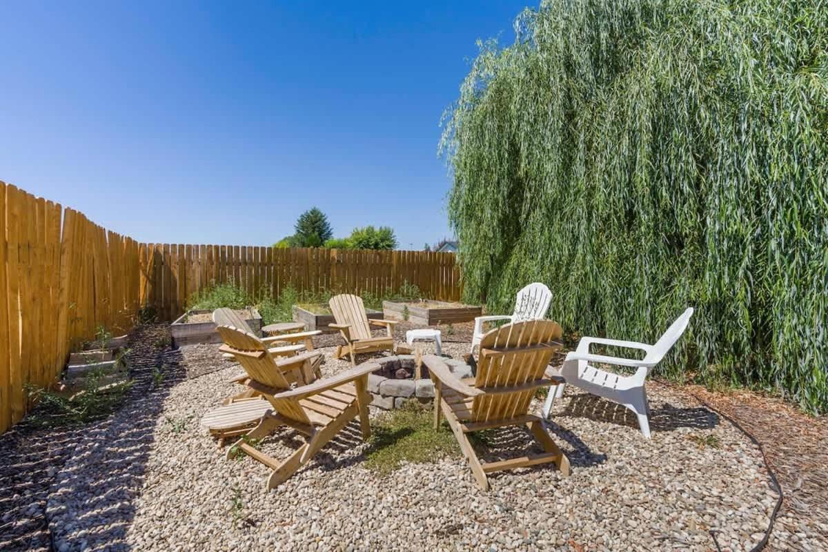 Caldwell Lux Getaway! Large Family Friendly Home - Housity