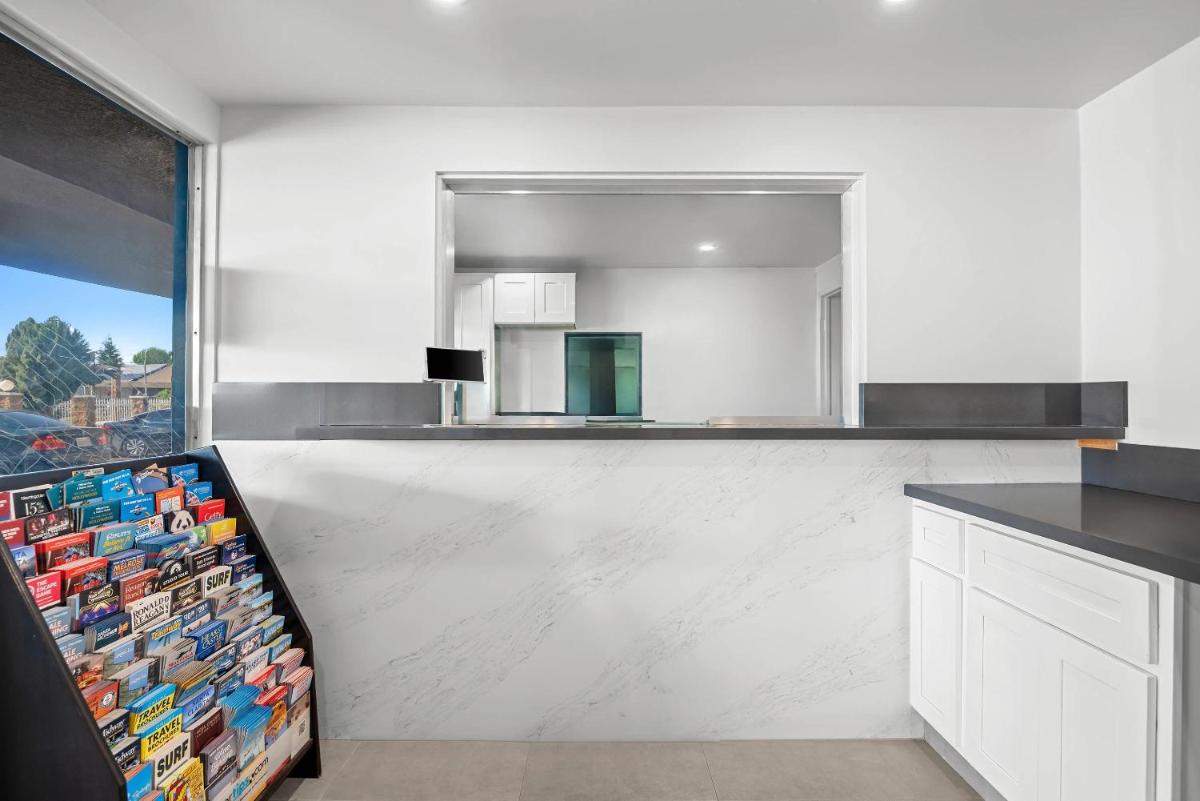 Rodeway Inn Commerce - Los Angeles - Housity