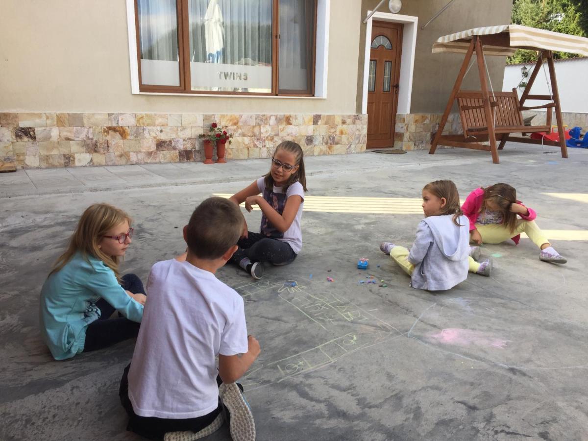 Twins Holiday Home - Housity