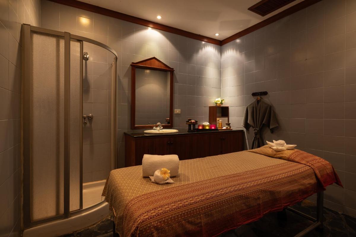 Royal Phuket City Hotel - SHA Extra Plus - Housity