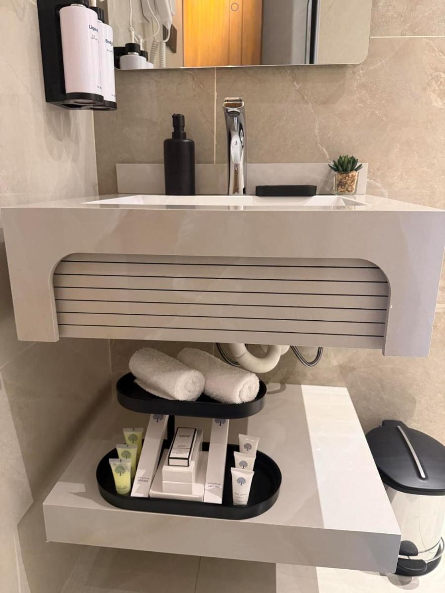 Golden Tulip Al Shakreen - Housity