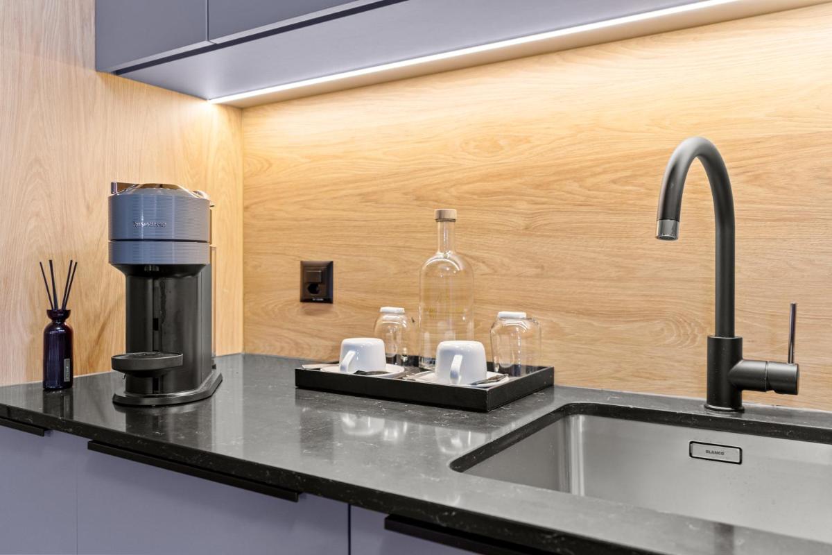 BERG & BERG HOTEL - Kerns Self-Check-in - Housity