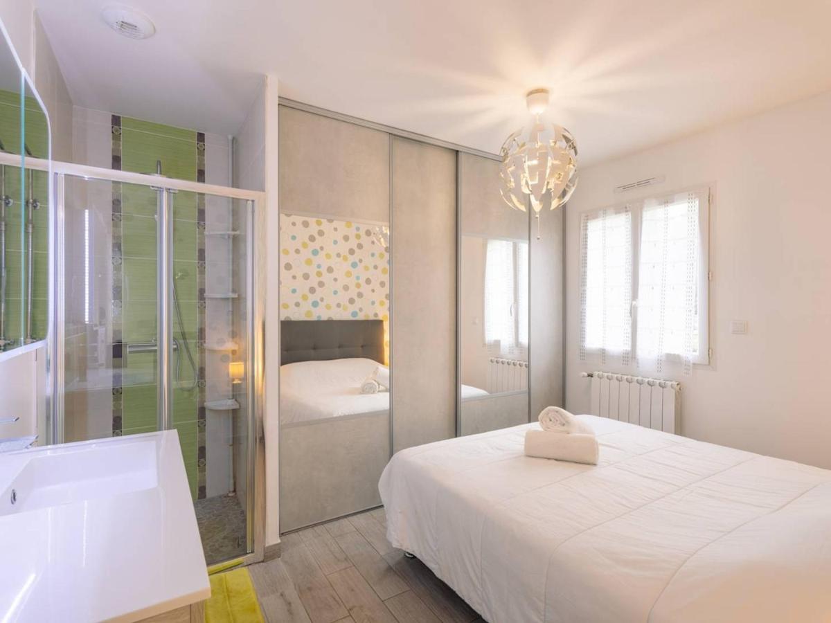 Maison familiale avec jardin clos, 4 pièces, 6 pers, proche plage et commerces, Wifi, parking inclus. - FR-1-477-192 - Housity