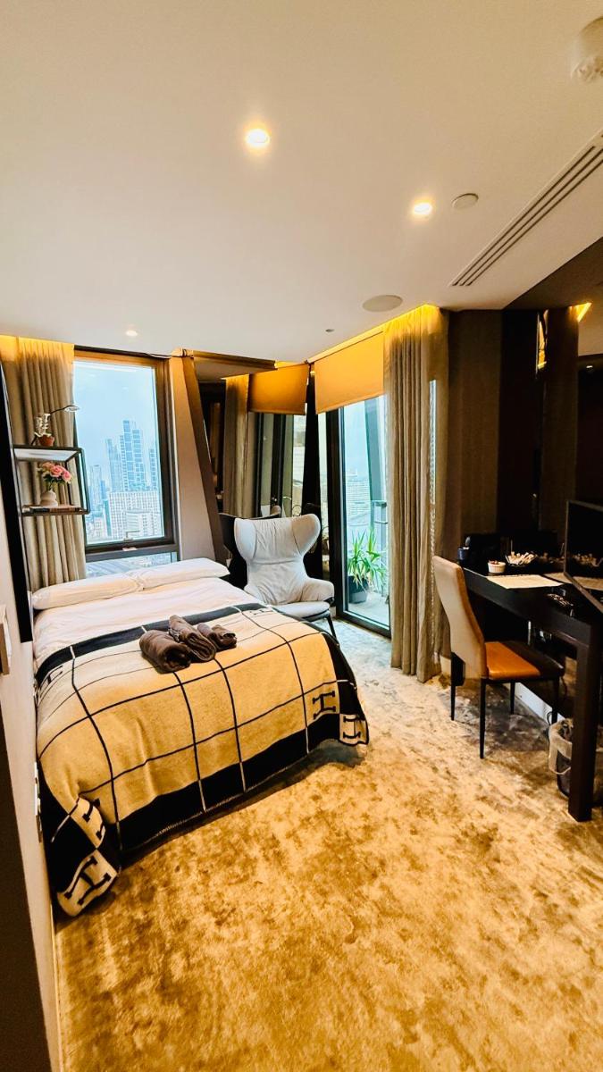Parliament House - Luxury Penthouse - Housity