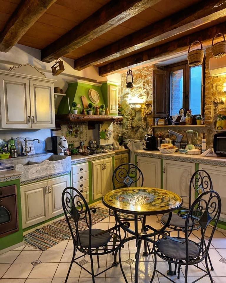 Romeo e Giulietta Scilla - Housity
