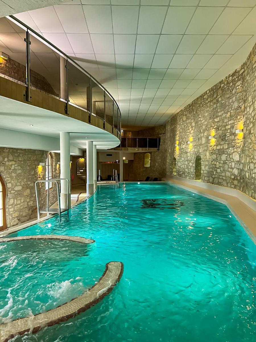 Hotel & Spa Wasserschloss Westerburg - Housity