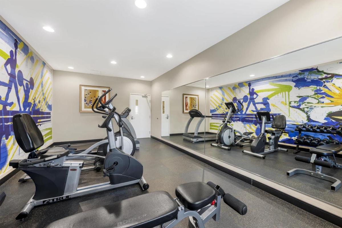 Best Western North Bryant Inn - Housity