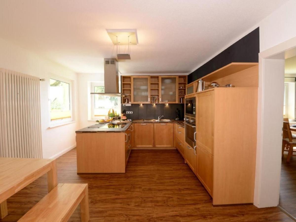 Holiday Home Ruhiges Ferienhaus in Lommersdorf mit Garten by Interhome - Housity