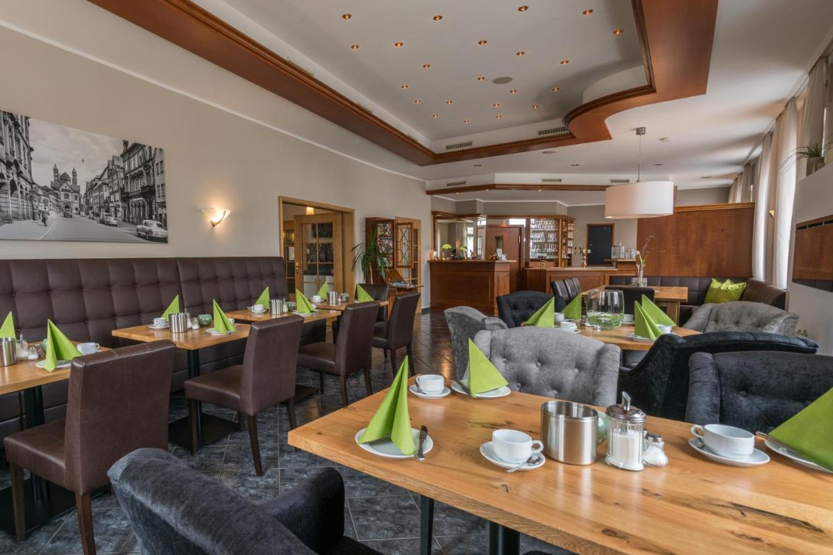 Hotel 'Zum Augarten' - Housity