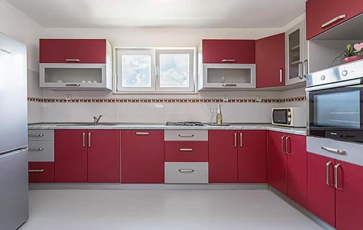 Nice Home In Sestanovac - Housity