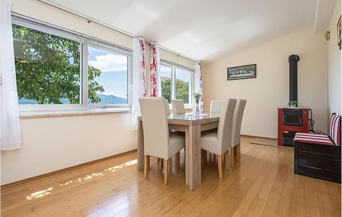 Nice Home In Sestanovac - Housity