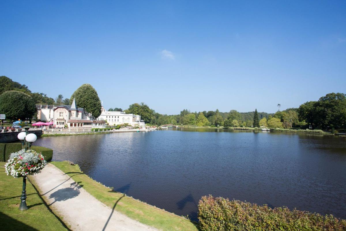 Vue sur la rivière ou le fleuve situé(e) à proximité de l'hôtel