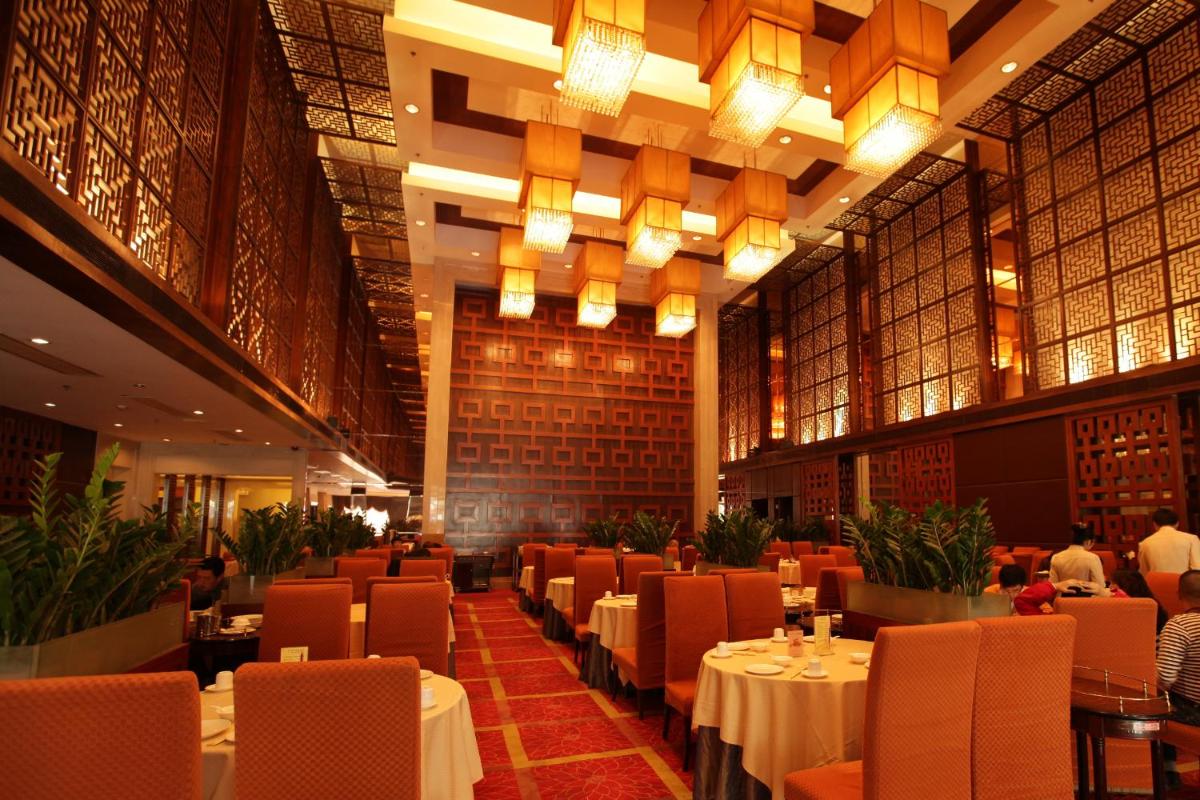 Grand Royal Hotel - Housity
