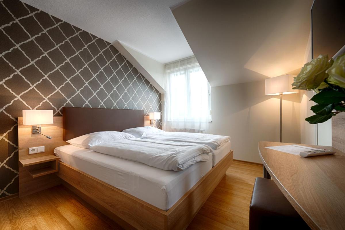Dom Hotel - Housity