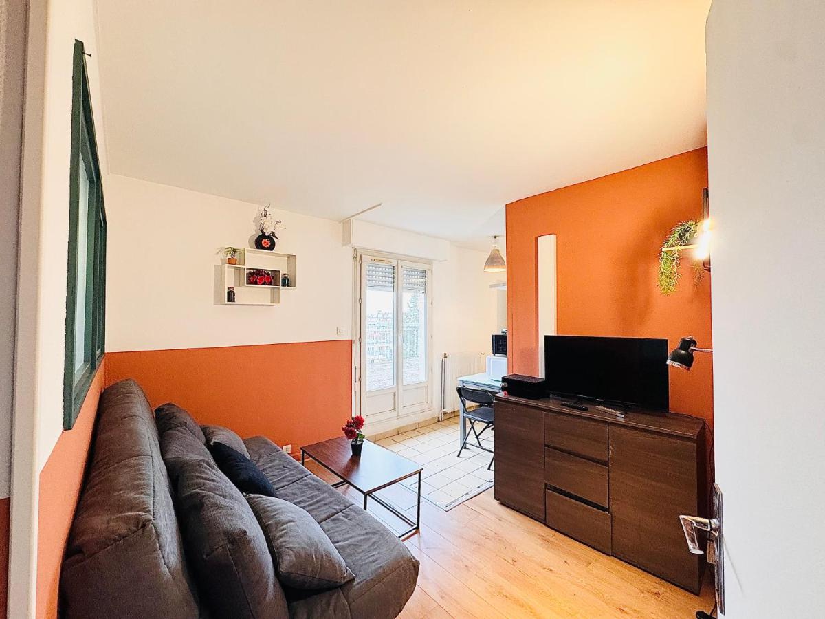 SUPERBE APPARTEMENT 2 PIÈCES AVEC GRANDE TERRASSE - Hizvo