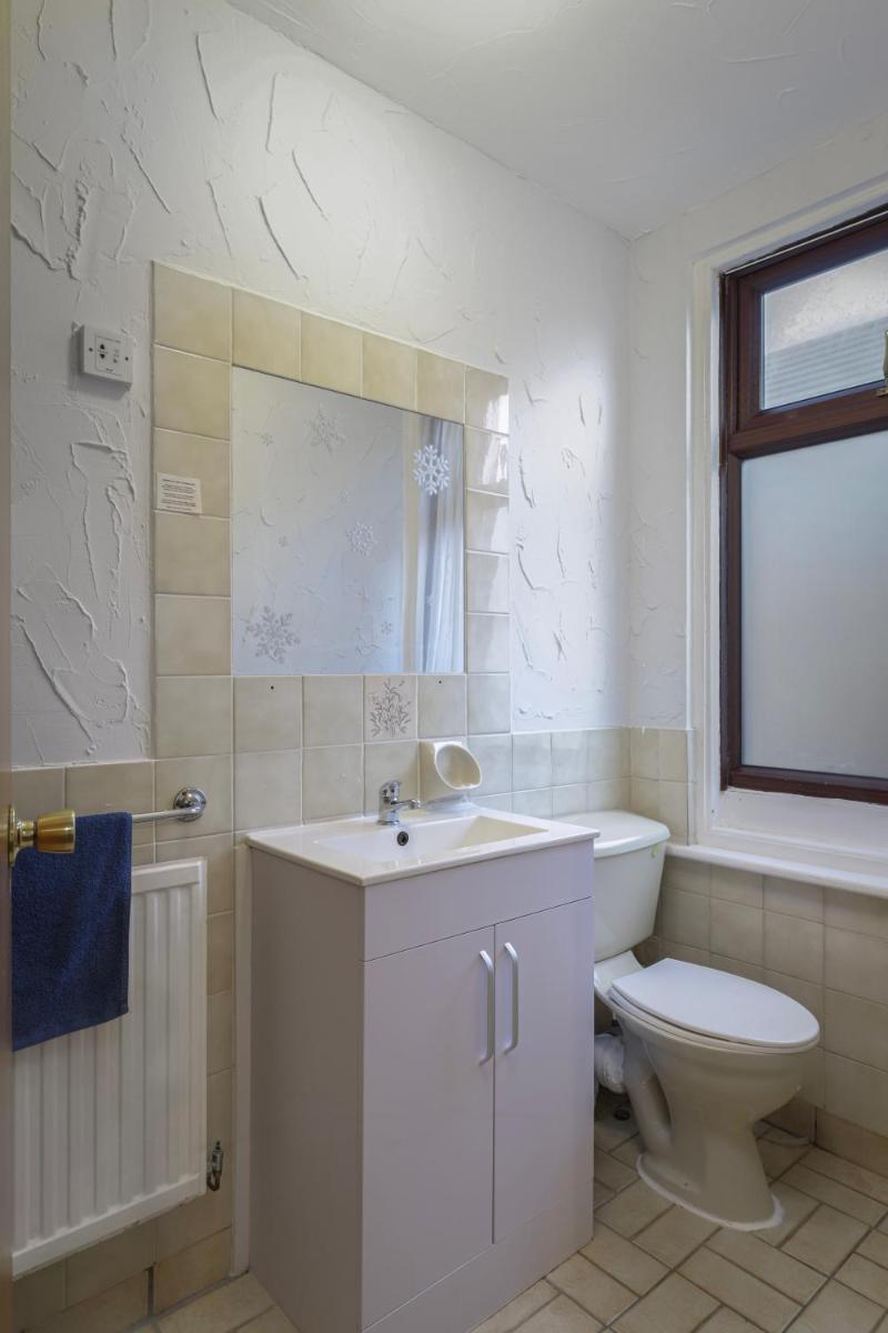 Royal Oakwell Hotel - Housity