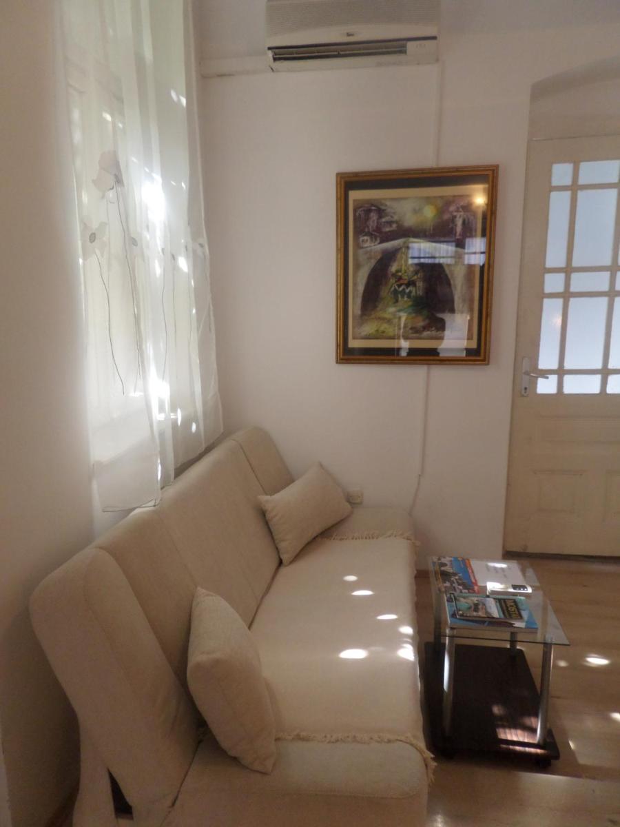 River Apartment - Housity