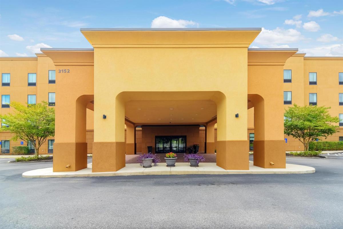 Hampton Inn Foley - Housity