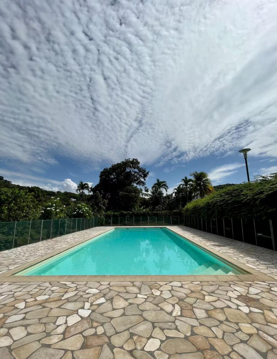 Coconut Room - Entre mer et forêt avec piscine - Housity