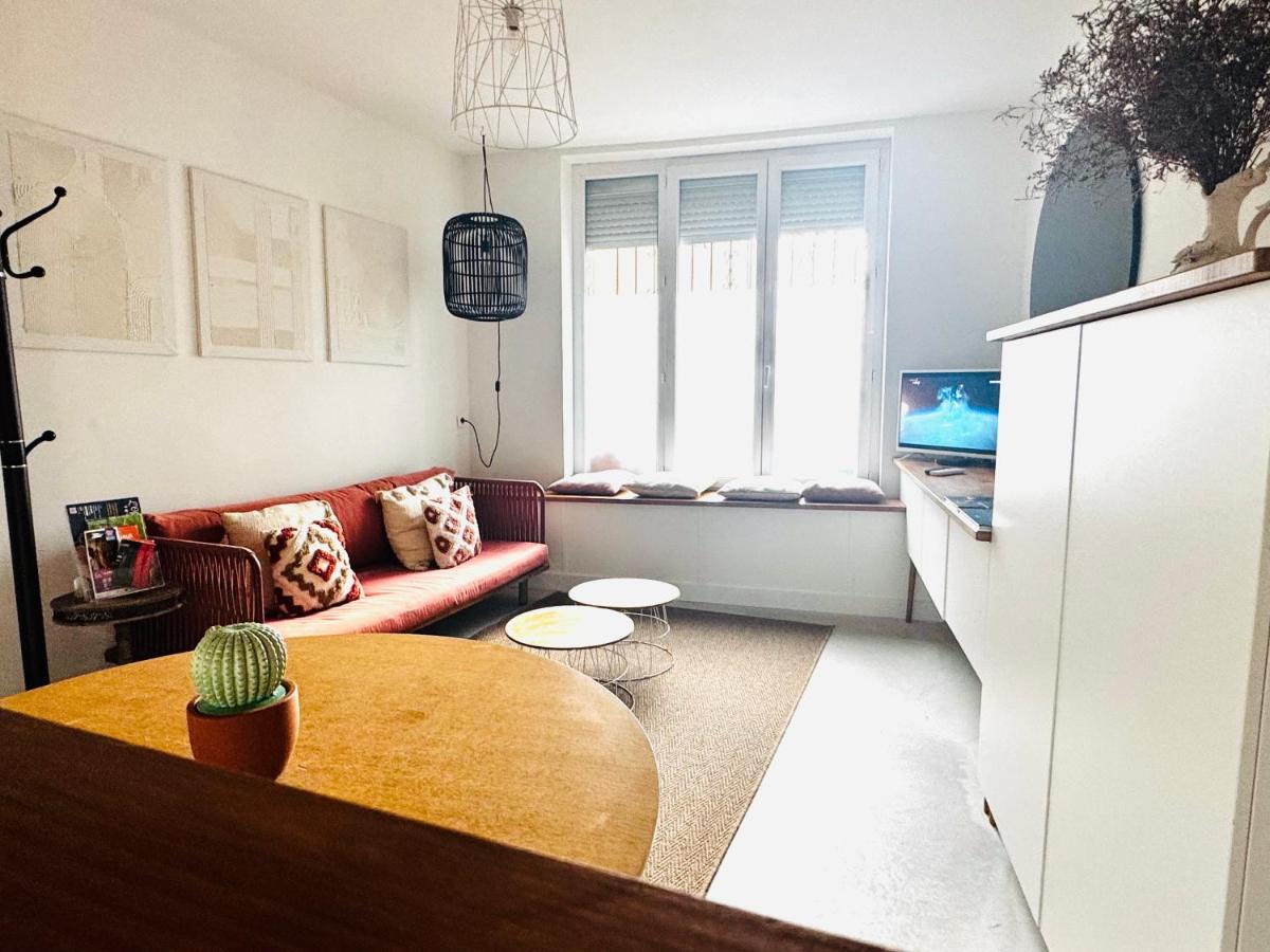 Le trois nourrices - Housity